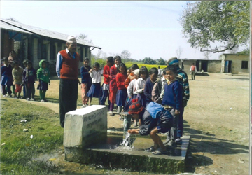 ネパールの子ども達への支援活動　「命の井戸」に支援01