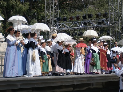 南フランス アルルの「衣装祭」