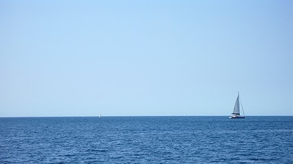 遊覧船から眺めた、地中海